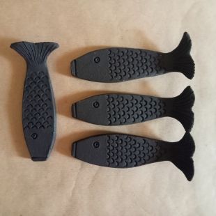 Poggia posate o bacchette a forma di carpa in gres nero
