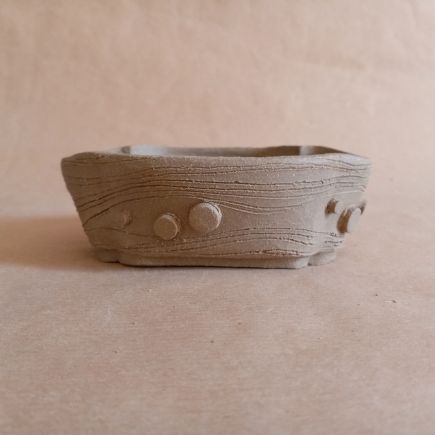 Piccolo mokko in gres non smaltato con decorazione Liberty.  Adatto a bonsai di piccole dimensioni (shohin bonsai) o a composizioni d'erbe (kusamono)