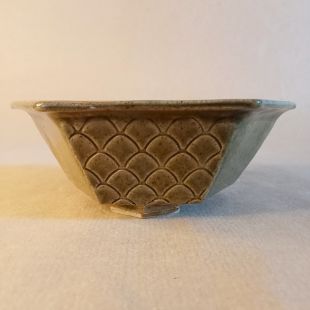 Vaso esagonale per bonsai shohin in gres con motivo a scaglie impresso