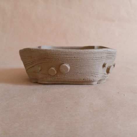 Piccolo mokko in gres non smaltato con decorazione Liberty.  Adatto a bonsai di piccole dimensioni (shohin bonsai) o a composizioni d'erbe (kusamono)