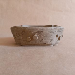 Piccolo mokko in gres non smaltato con decorazione Liberty.  Adatto a bonsai di piccole dimensioni (shohin bonsai) o a composizioni d'erbe (kusamono)