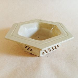 Vaso esagonale per bonsai shohin traforato in gres smaltato